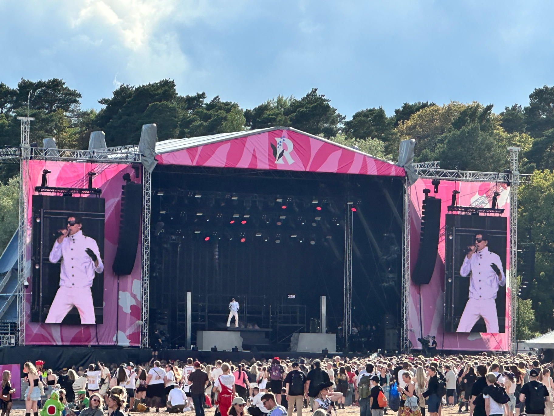 Cledos on the Ruisrock 2026 main stage in all white